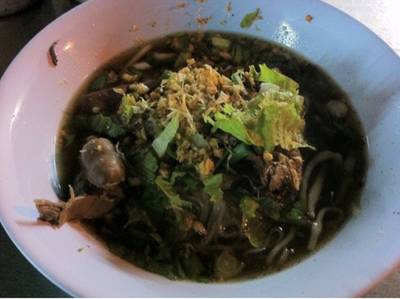 เล็กเป็ด ที่ ร้านอาหาร ก๋วยเตี๋ยวเป็ดตุ๋น นนทบุรี