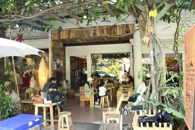 ร้านอาหาร ชั้น ๑ คาเฟ่