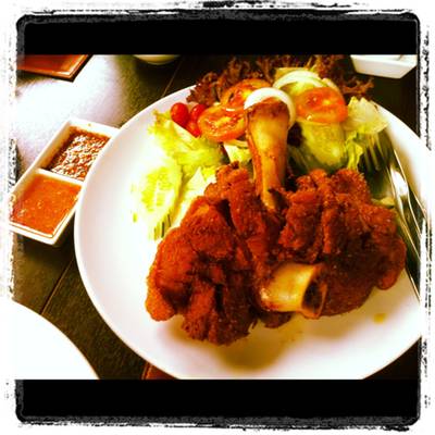 ร้านอาหาร Crystal Café
