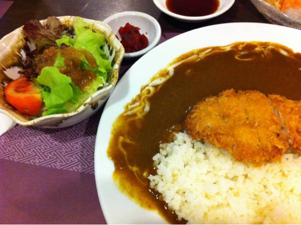 ข้าวแกงกระหรี่หมูทอดราดชีส ที่ ร้านอาหาร FUMI JAPANESE CUISINE The Emporium