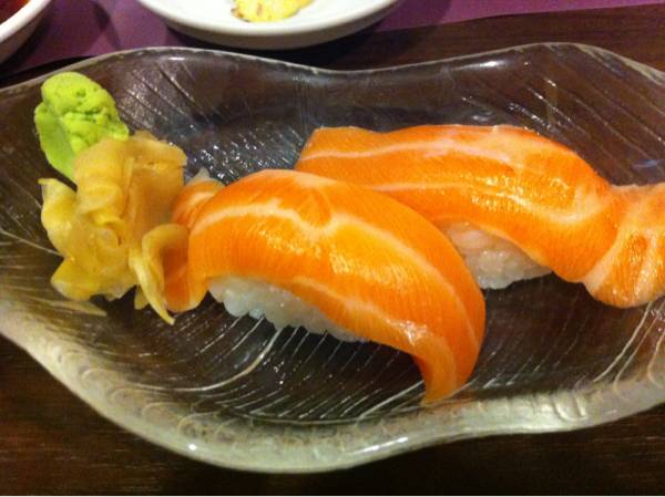 ข้าวหน้าปลาแซลมอน ที่ ร้านอาหาร FUMI JAPANESE CUISINE The Emporium