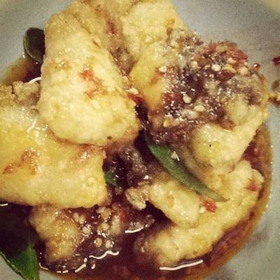 ปลากระพงผัดฉ่า ที่ ร้านอาหาร ป.โภชนา