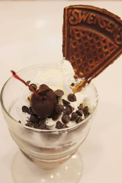 ชิววี่ ช็อคกี้ ที่ ร้านอาหาร swensen เมเจอร์ฉะเชิงเทรา