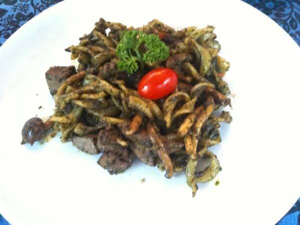 ฟูซิลี่ซอสเพสโต้ใส่ตับเป็ด ที่ ร้านอาหาร psalm23 Nimman Italian buffet