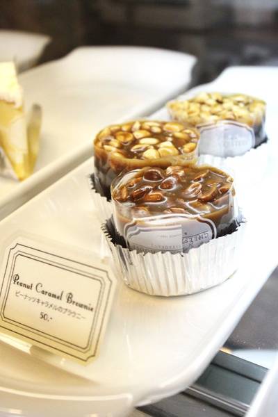 พีนัท คาราเมล บราวนี่ ที่ ร้านอาหาร Desserie Sweet Café Terminal 21