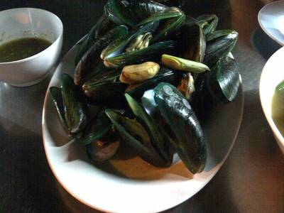 หอยแมงภู่อบ ที่ ร้านอาหาร ร้านน้องตั้ม