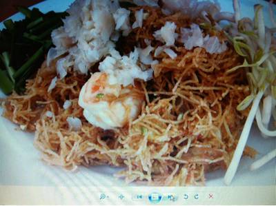 หมี่กรอบ ที่ ร้านอาหาร ศรแดง ตลิ่งชัน