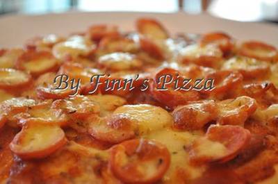 พิซซ่าร้อนๆ ชีสก็ยืด ที่ ร้านอาหาร Burn Pizza