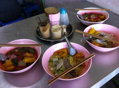 จัดหนัก ที่ ร้านอาหาร เย็นตาโฟศรีพิงค์ สวนดอก