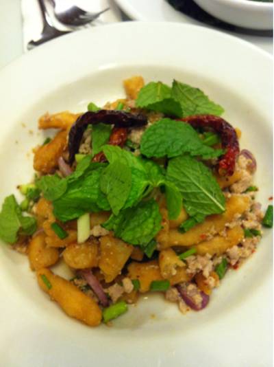 ลาบปาท่องโก๋..อร่อยคับ ที่ ร้านอาหาร The Little Kitchen