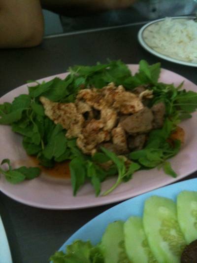 เห่าดงหมู, ตับ อร่อยสุดๆ
 ที่ ร้านอาหาร ร้านเจ๊น้อยกระโทก