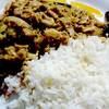 ปูผัดผงกระหรี่ ร้านริมถนนที่ไม่ธรรมดา ที่ ร้านอาหาร ร้านพี่ต้อย (โต๊ะสแตนเลส)