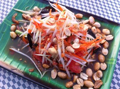 ตำไทยรสแซบ ที่ ร้านอาหาร ต่ายเมี่ยงปลาเผา