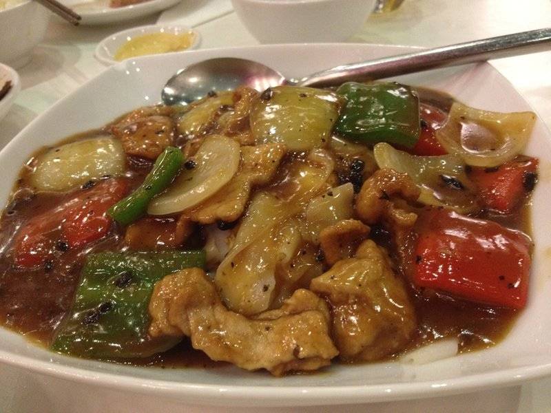 ราดหน้าหมู ที่ ร้านอาหาร Four Seasons Chinese Restaurant Siam Paragon