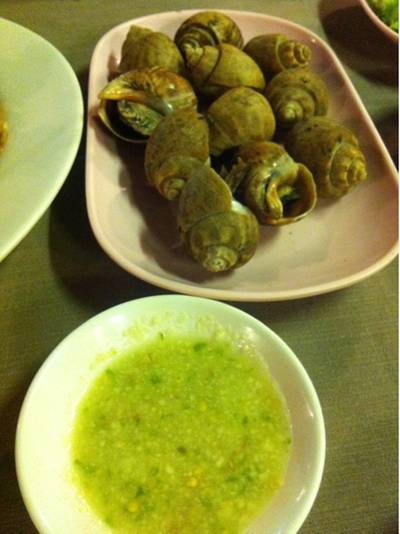 หอยหวานเผา ที่ ร้านอาหาร บี ทะเลเผา