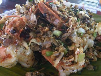 กุ้งทอดเกลือ ที่ ร้านอาหาร ลานเท กุ้งทอดเกลือ ที่ ร้านอาหาร ลานเท
