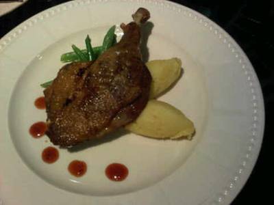 Duck Confit ราคา 300บาท ที่ ร้านอาหาร คาสิโน รอแยล