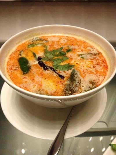 ร้านอาหาร Long Table