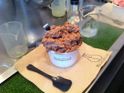 ไอศกรีมช็อกโกแลต ที่ ร้านอาหาร Milk solid The Portico Langsuan