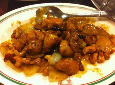 ไก่ผัดเม็ดมะม่วง ที่ ร้านอาหาร สมบูรณ์โภชนา จุฬาซอย 8