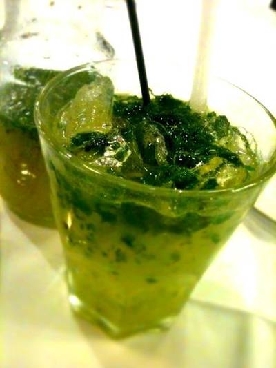 The Last Virgin ที่ ร้านอาหาร Greyhound Cafe Avenue รัชโยธิน