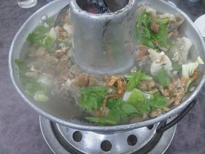หัวปลาหม้อไฟ ที่ ร้านอาหาร ปิ่นเกล้า หัวปลาหม้อไฟ