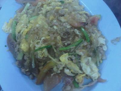ผัดวุ้นเส้น ที่ ร้านอาหาร ปิ่นเกล้า หัวปลาหม้อไฟ