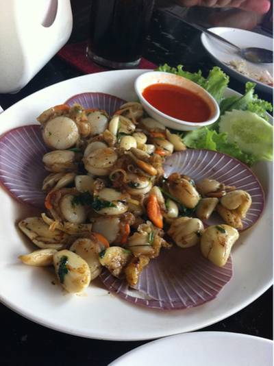 หอยเชลล์อบชีส ที่ ร้านอาหาร มุมอร่อย นาเกลือ