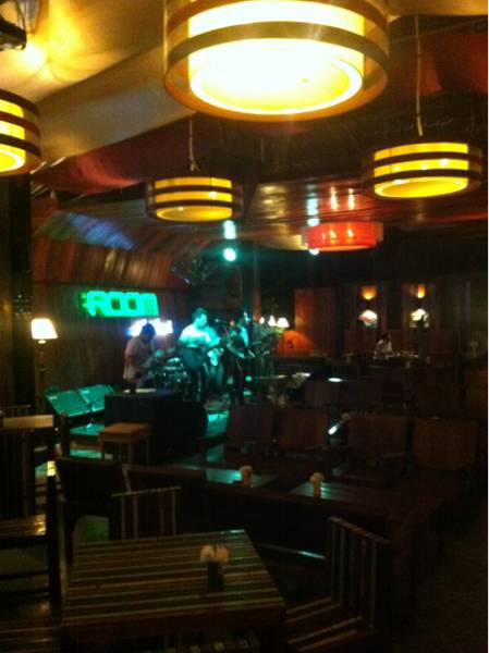 ร้านอาหาร ROOM absolute chill bar