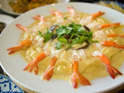 กุ้งนึ่งนมสด อันนี้ไม่ผ่านครับ กุ้งเล็กไปหน่อย ไม่ค่อยหอมด้วย ที่ ร้านอาหาร เรือนทอง