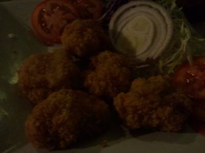 ทอดมันกุ้ง ที่ ร้านอาหาร บ้านท้ายซอย