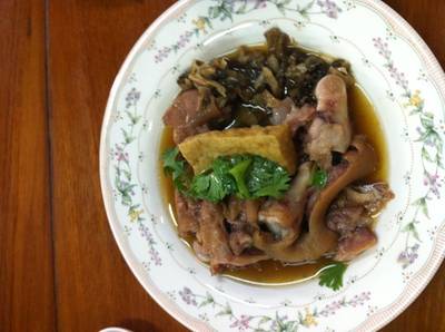 คากิ ที่ ร้านอาหาร เล้งเลือดหมู