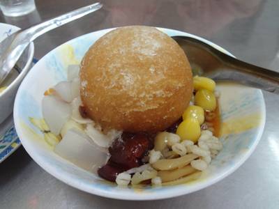เต้าทึงง อร่อยค่ะ ที่ ร้านอาหาร เช็งซิมอี๊ น้ำแข็งไส