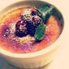 creme brulee ที่ ร้านอาหาร Fuzio Stylish Italian Cuisine