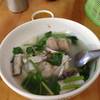 ก๋วยจั๊บ ข้าวต้มปลา ปลาลวก นำ้จิ้มแซบมาก ที่ ร้านอาหาร ร้านข้าวต้มปลาชลบุรี