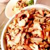 หมูย่างกะละมังนี้ มีขายเป็นกิโลด้วยนะ ที่ ร้านอาหาร ก๋องเมงจั้น