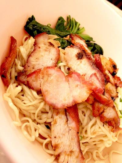 บะหมี่แห้งหมูแดง ที่ ร้านอาหาร ก๋องเมงจั้น