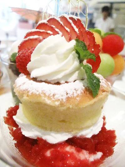 Strawberry Cheese Cake Parfait ที่ ร้านอาหาร sfree เซ็นทรัล แจ้งวัฒนะ