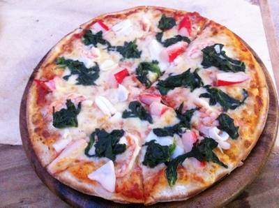 Mama Dolores พิซซ๋าเตาถ่าน ที่ ร้านอาหาร Mama Dolores พิซซ่าเตาถ่าน