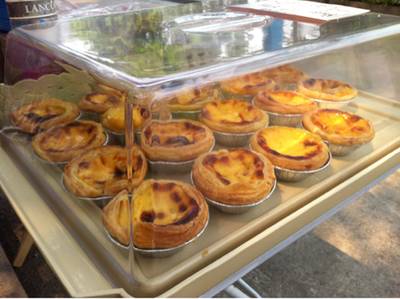 มีขนมทาร์ตไข่ อร่อยๆเหมือนKFCเลยคะ 2ชิ้น35บาทเองคะ ที่ ร้านอาหาร Dee Food