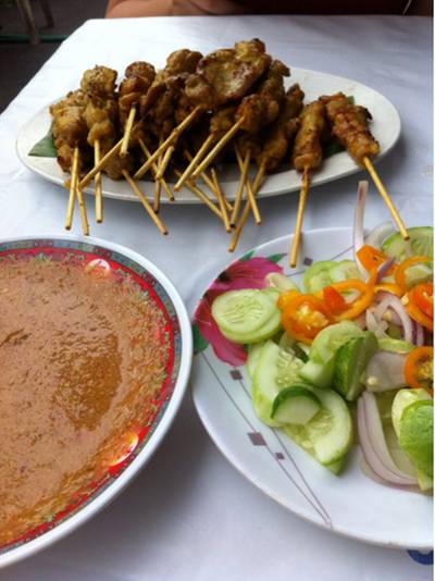 20 ไม้ 100 บาท ที่ ร้านอาหาร เจ๊เอ็งหมูสะเต๊ะ