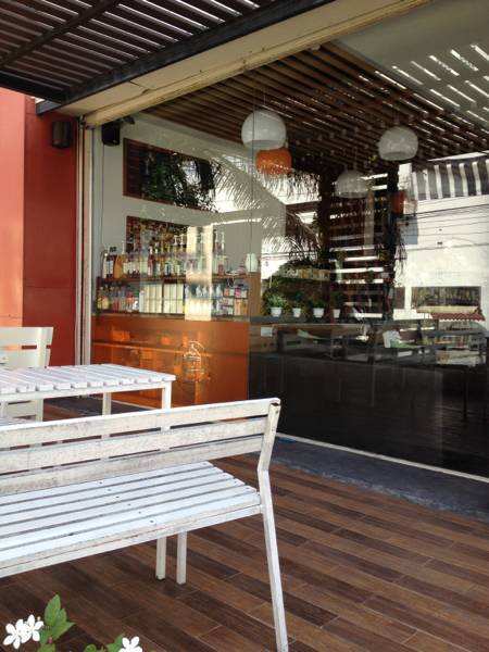 Cake Cafe @Sriracha ที่ ร้านอาหาร Cake Cafe Sriracha