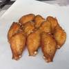 ปีกกลางทอด ราคาขีดละ 30 บาท ที่ ร้านอาหาร ร้านทักษิณไก่ทอดเซ็นหลุยส์