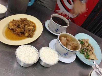 ร้านโปรดดด ที่ ร้านอาหาร พ่อครัวเถื่อน ยอดนักตุ๋น
