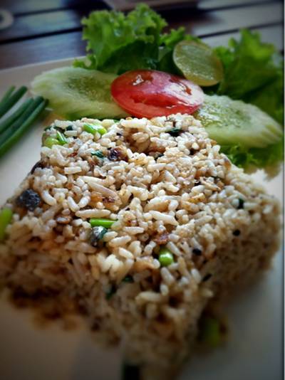ข้าวผัดปลาทู. อร่อยครับ ที่ ร้านอาหาร นวลปรางค์ นู๊ดเดิ้ล
