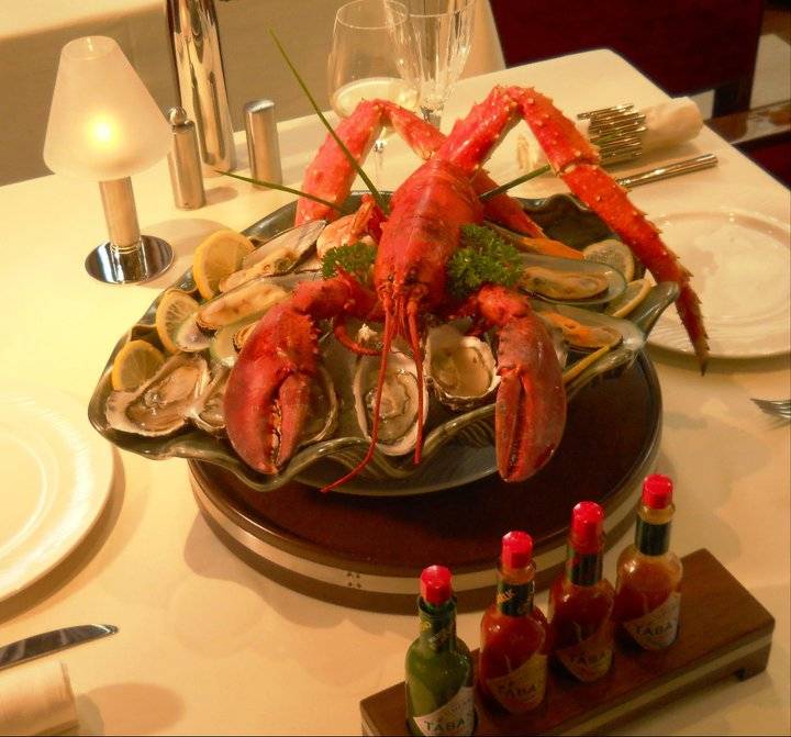 Seafood Platter for Two ที่ ร้านอาหาร Artur Restaurant