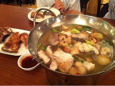 ยอดลาบเป็ดอุดรพระราม 9 ที่ ร้านอาหาร ยอดลาบเป็ดอุดร พระราม 9
