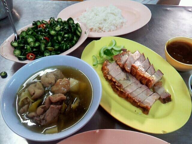 ร้านอาหาร นายไซหมูกรอบ
