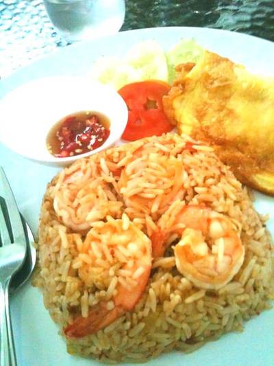 ข้าวผัดน้ำพริกมันกุ้ง ที่ ร้านอาหาร กาแฟบ้านบางอ้อ