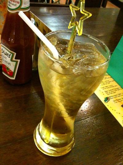 น้ำสับปะรด....ไม่ใช่แบบที่ชอบและคุ้นเคยเท่าไหร่ ที่ ร้านอาหาร Piri Piri The Emporium
